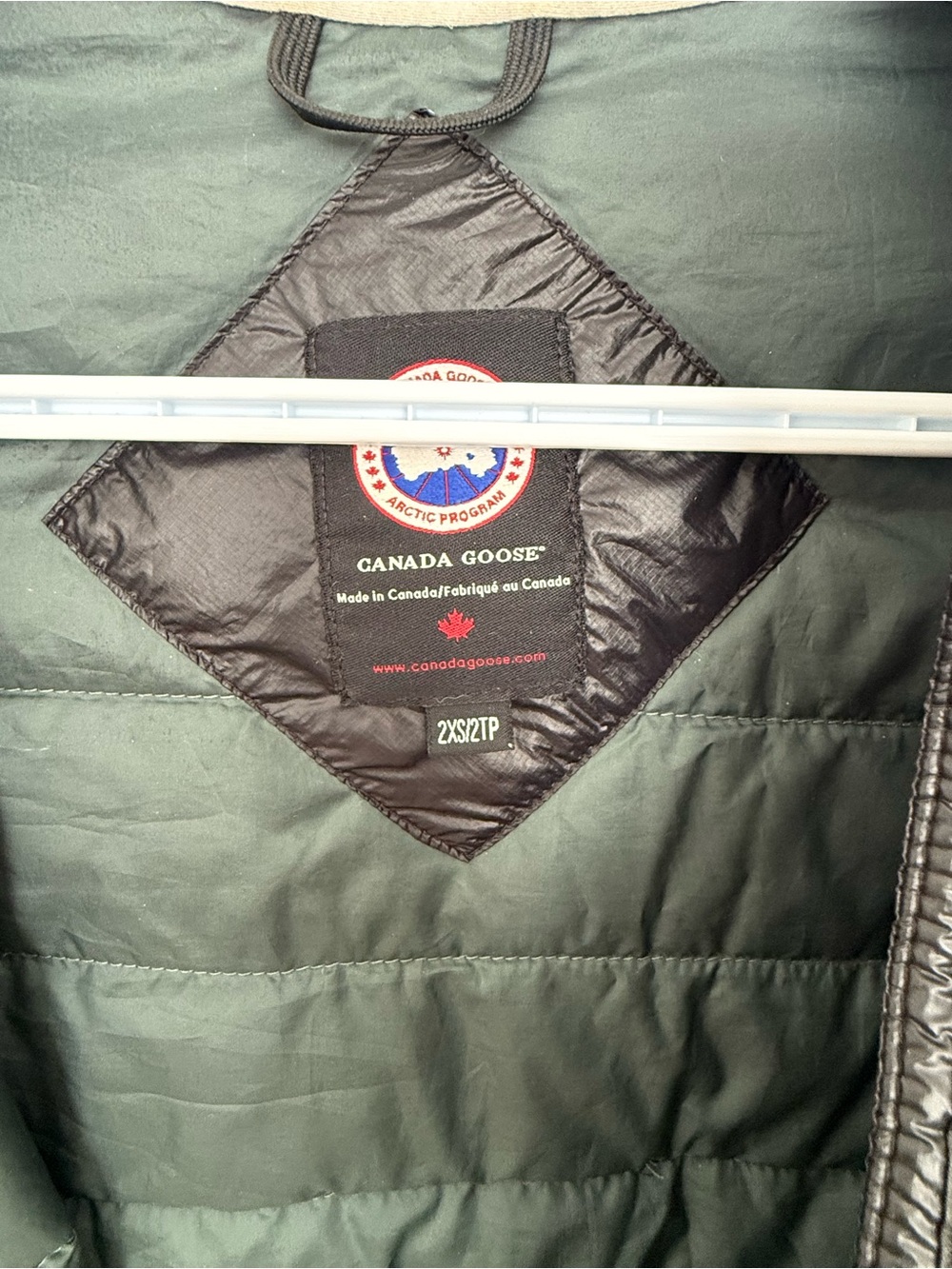 Canada Goose Women's Black Quilted Puffer Jacket with Logo Patch - Picture 5 of 5